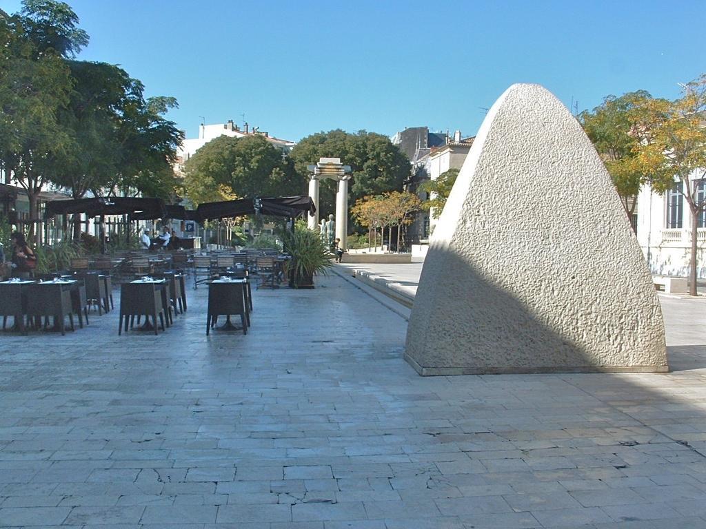 Le Cherche Midi, Entre Nimes, Le Pont Du Gard, Uzes, Arles Marguerittes Exterior photo